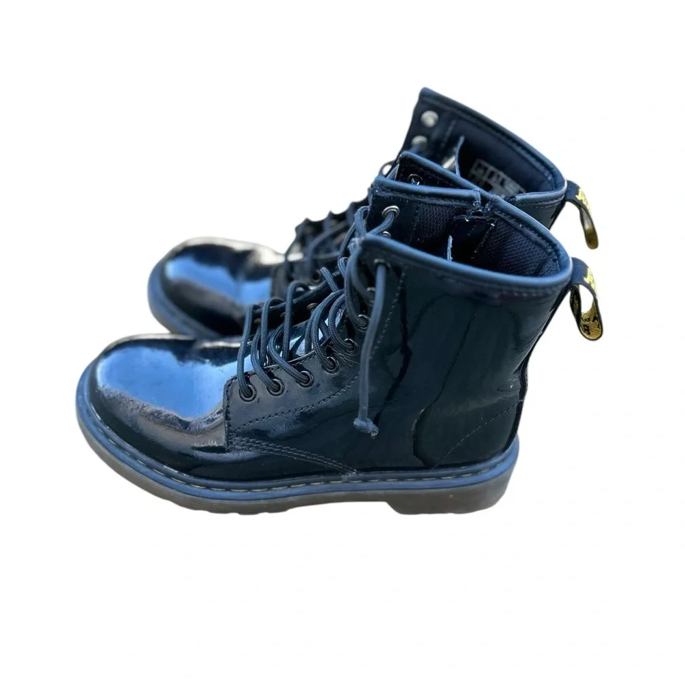 Dr. Marten’s TODDLER 1460 RAINBOW PATENT LEATHER LACE UP BOOTS - Size 2 - Black
